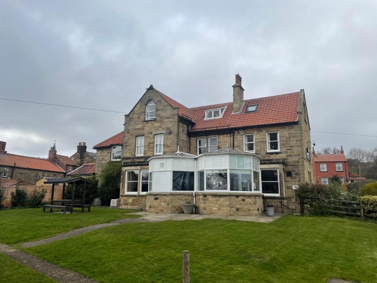 The Fylingdales Inn Робин-Худс-Бей Экстерьер фото